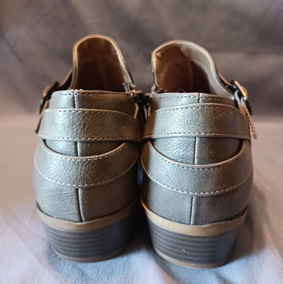 🤎"Adley" Life Stride Velocity with Memory Foam Taupe Booties, size 7 - Picture 8 of 10